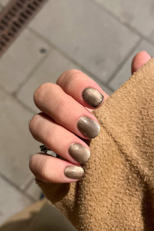 Dark Marble Cat Eye · 495