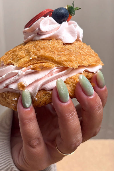 Aurora Sky Cat Eye  · 337 - Hand