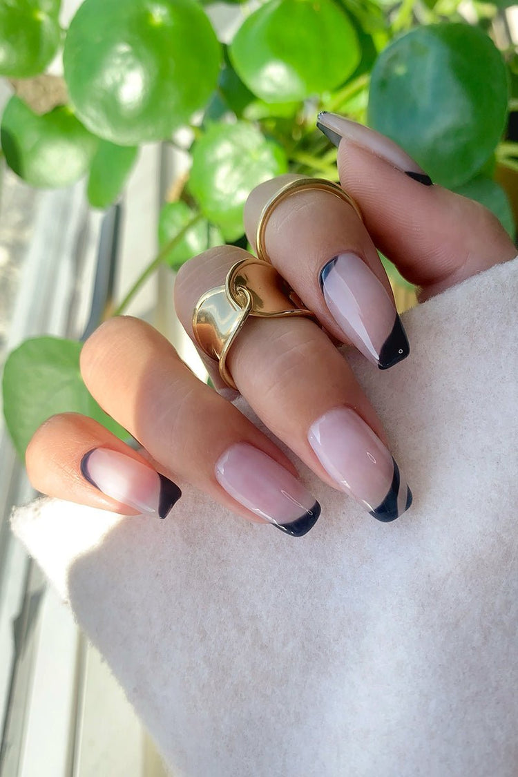 Black Swirl Look – Gel Polish Look fra Nailster