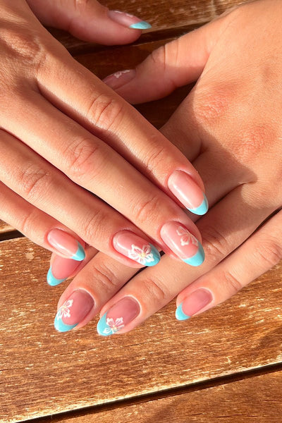 Bohemian Blue  · 62 - Hand