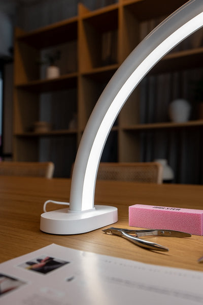Curve LED Bordlampe