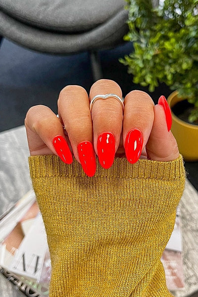 Electric Kiss  · 11 - Hand