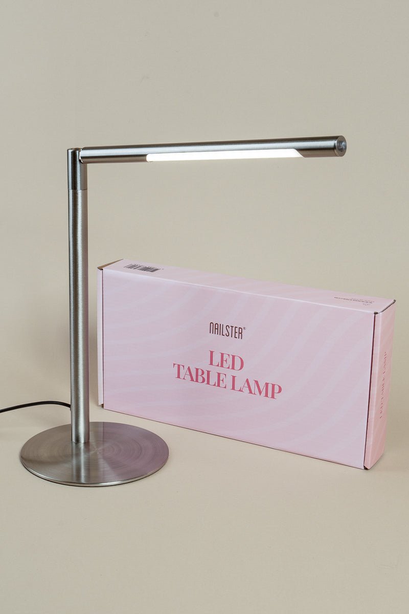 LIVE Tilbud - LED Neglebordlampe