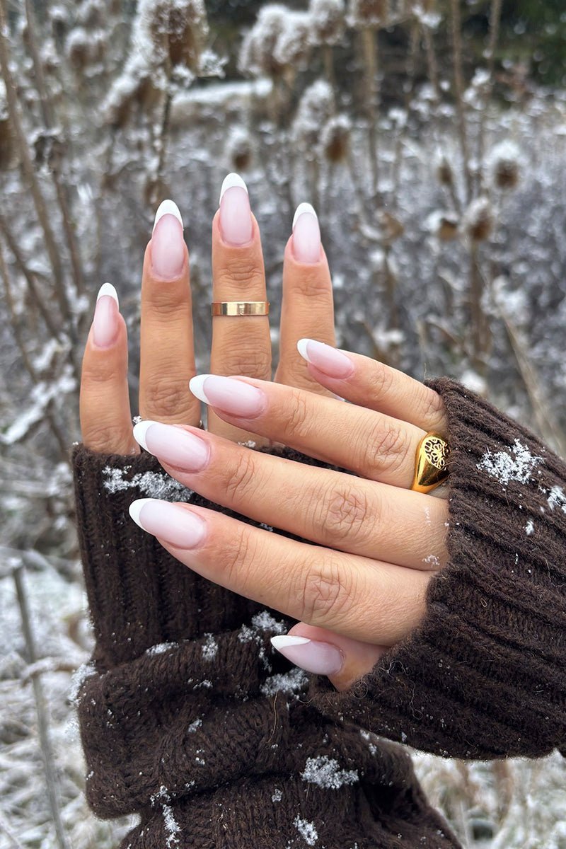 Winter White French | Nailster Norway